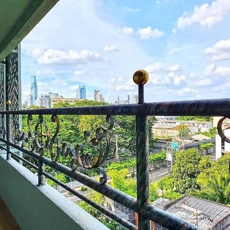 The Montana Lodge-Sathorn Banguecoque Exterior foto