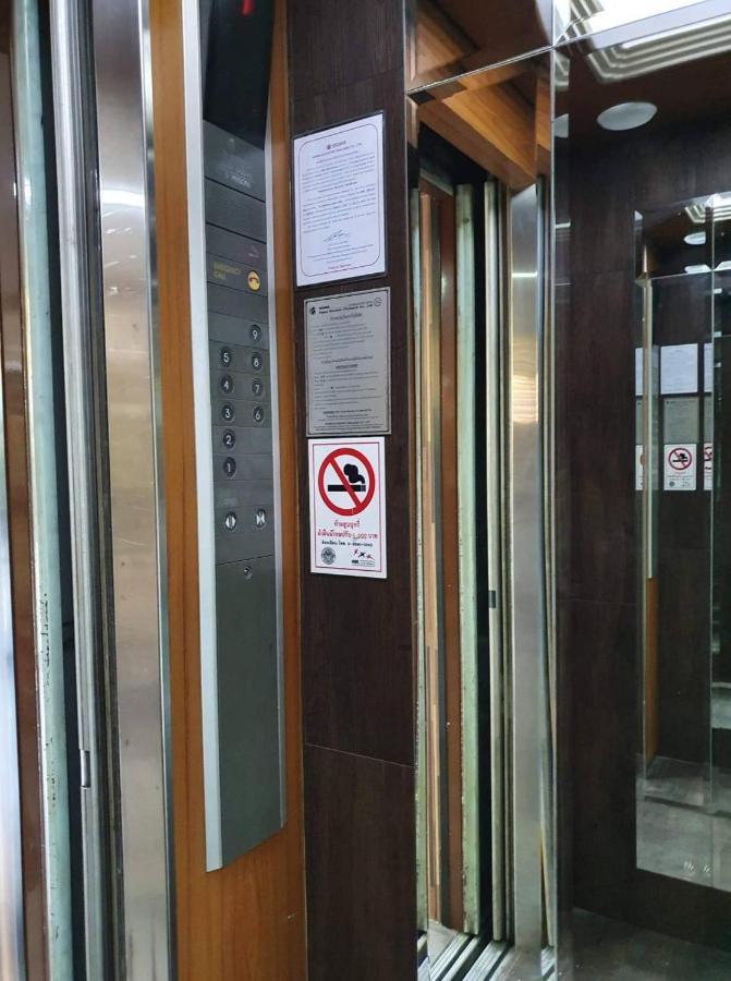The Montana Lodge-Sathorn Banguecoque Exterior foto